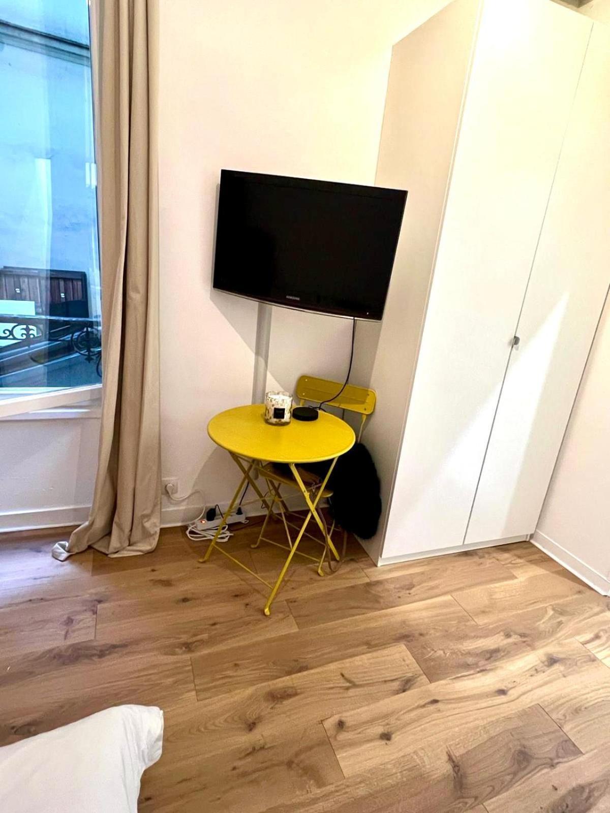 Eiffel Tower View Apartment ปารีส ภายนอก รูปภาพ