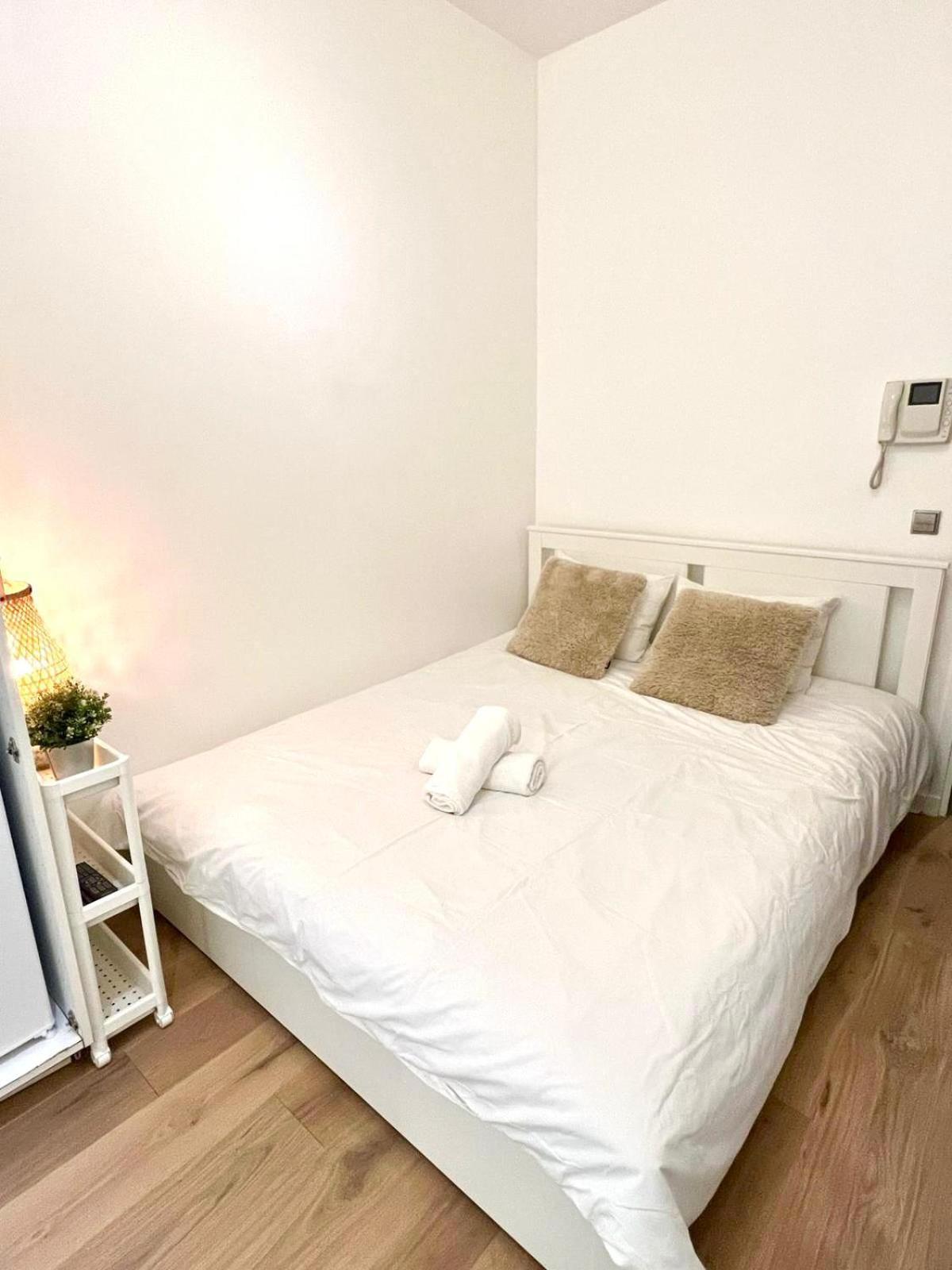 Eiffel Tower View Apartment ปารีส ภายนอก รูปภาพ