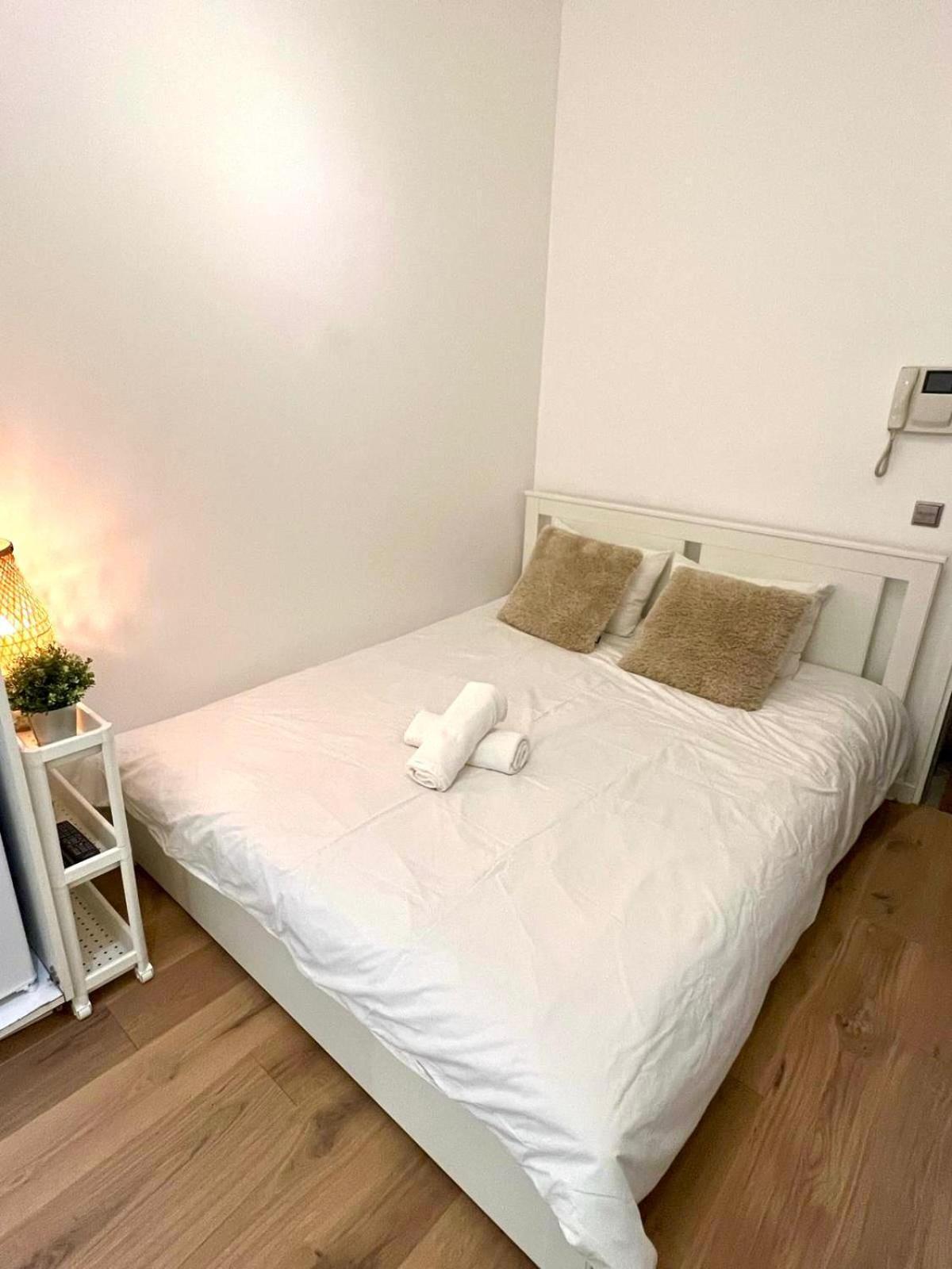 Eiffel Tower View Apartment ปารีส ภายนอก รูปภาพ