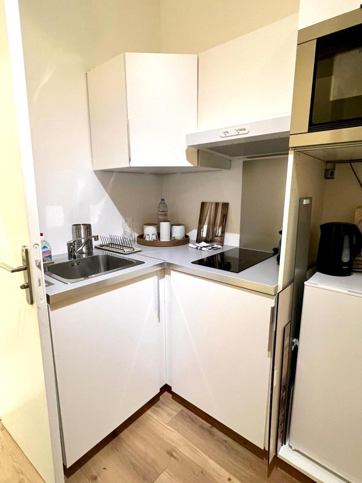 Eiffel Tower View Apartment ปารีส ภายนอก รูปภาพ