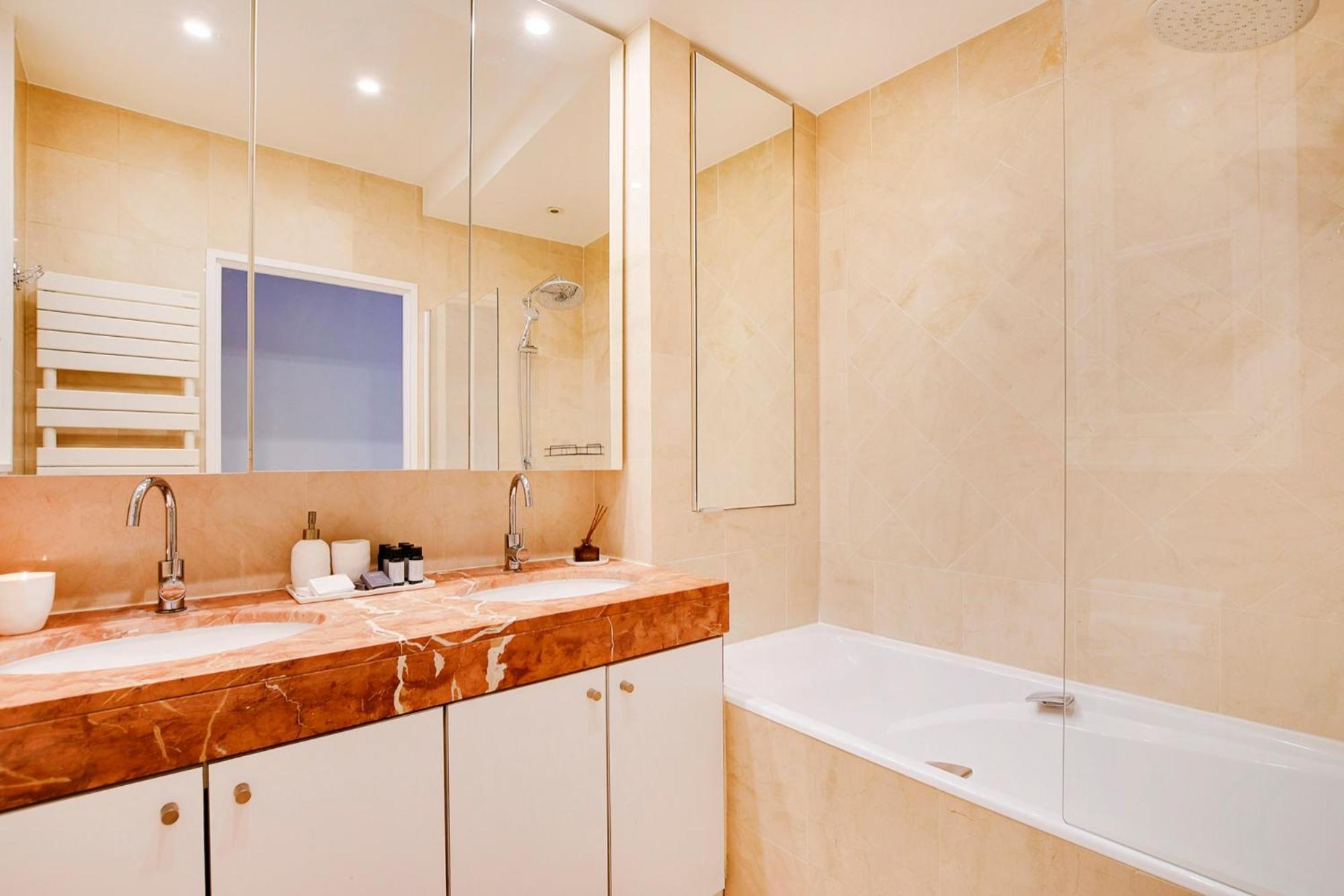 Eiffel Tower View Apartment ปารีส ภายนอก รูปภาพ